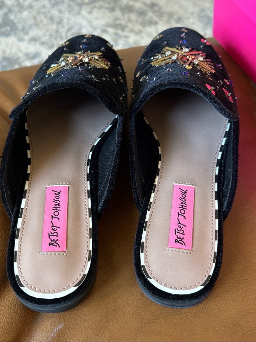 Betsey Johnson Womens Black Solar Jeweled Rhinestone Velvet Mules Flat 8.5M - Picture 6 of 10